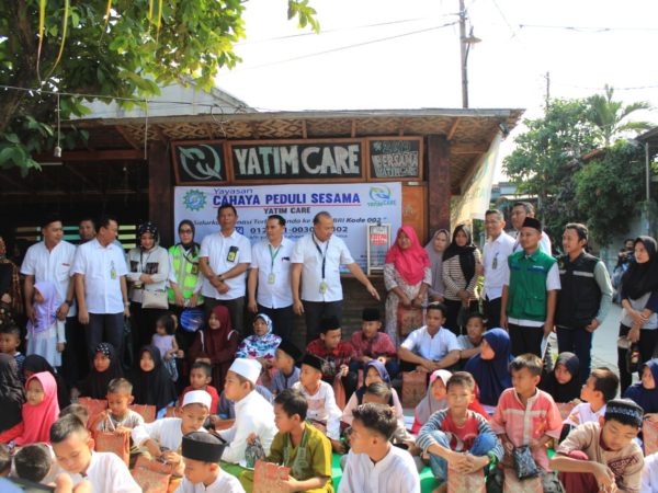 Keutamaan Menyantuni Anak Yatim